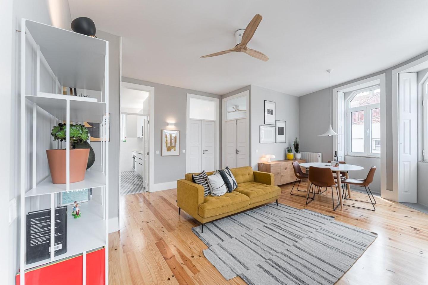 GuestReady - Colorful Apt near 24 de Agosto Station Porto Exterior foto